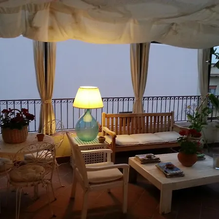 بيت ضيافة La Terrazza Al Centro Storico تراباني