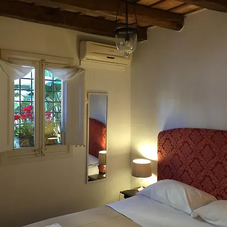 La Terrazza Al Centro Storico بيت ضيافة 3*