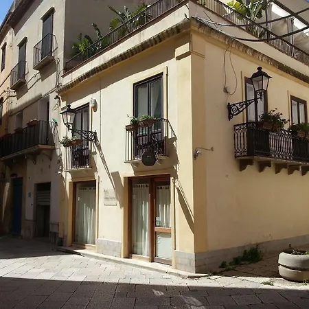 بيت ضيافة La Terrazza Al Centro Storico 3*