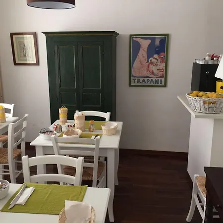 بيت ضيافة La Terrazza Al Centro Storico تراباني